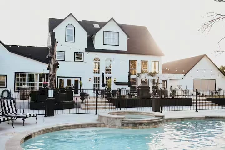 Dallas Fort Worth's Ultimate Wedding‑Weekend Estate