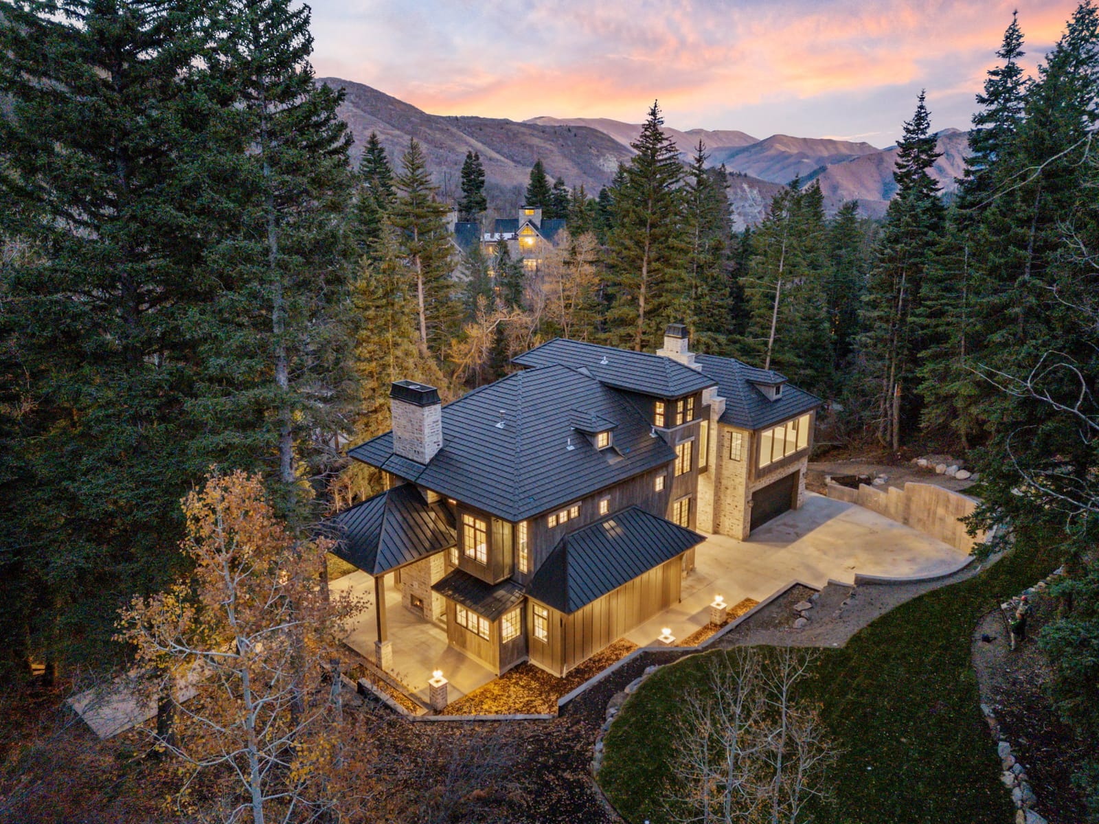 Featured image for Rivercrossed Alpine Estate: Sundance Utah Wedding Venue