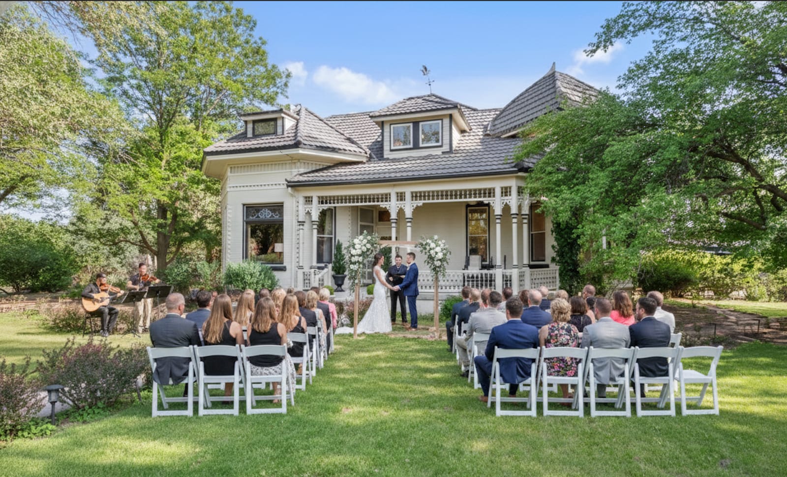Featured image for 1892 Queen Anne Manor in Historic Heber City: Intimate Wedding Venue